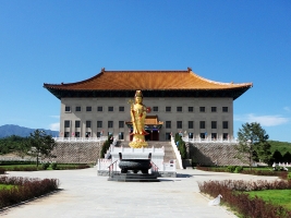 世界华侨陵园佛像